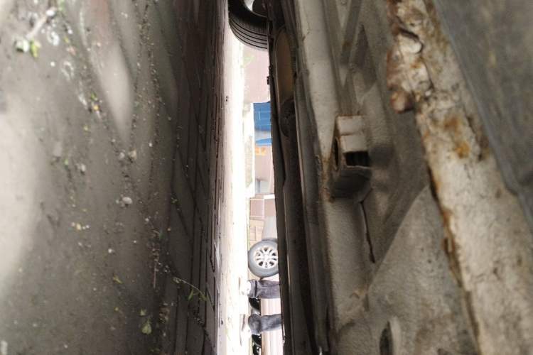 Used Dongfeng Aeolus H30 2011 CROSS 1.6L Manual Zunyi Model Chassis Front Right