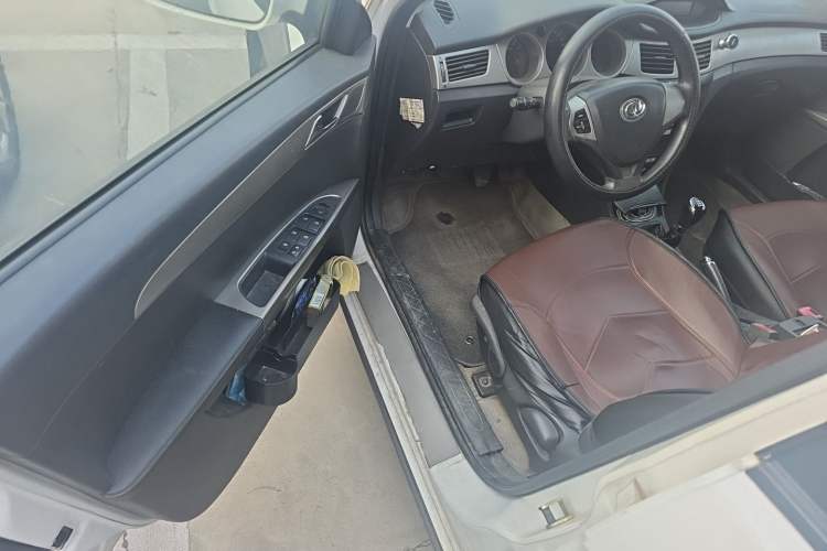 Used Dongfeng Aeolus H30 2011 CROSS 1.6L Manual Zunyi Model Driver Seat