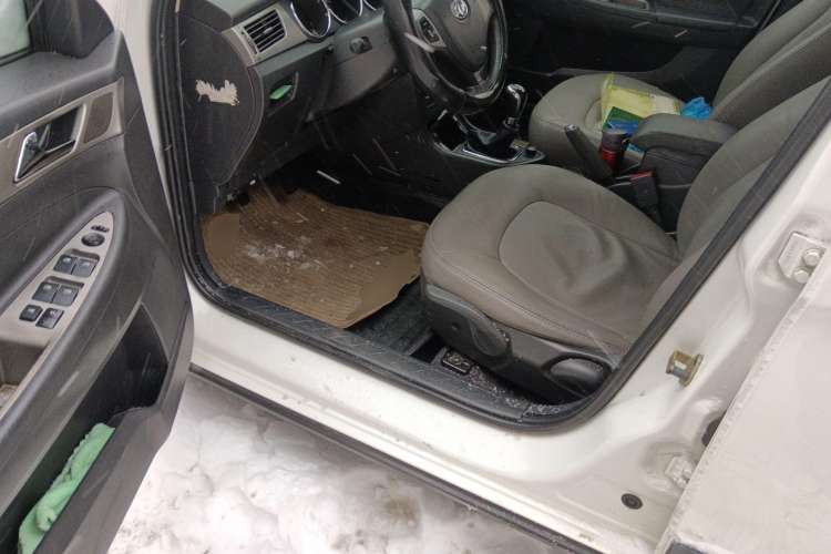 Used Dongfeng Aeolus H30 2011 CROSS 1.6L Manual Zunyi Model Driver Seat