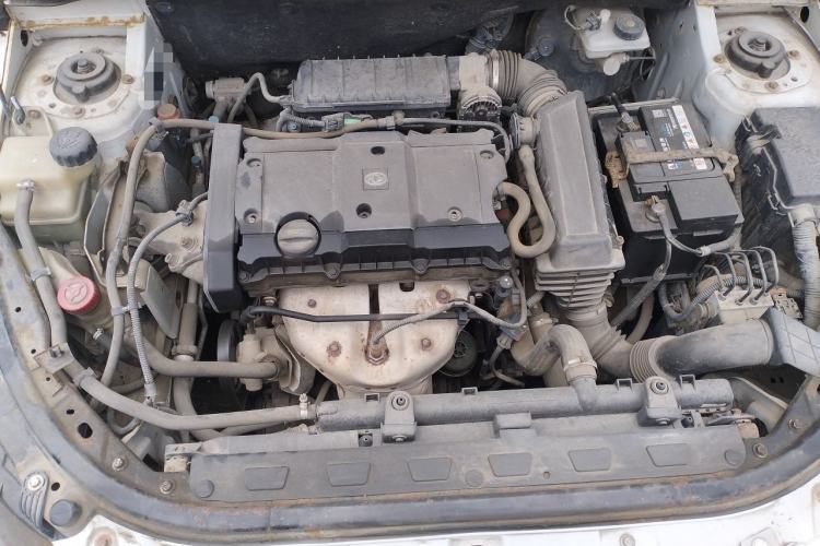 Used Dongfeng Aeolus H30 2011 CROSS 1.6L Manual Zunyi Model Engine Bay