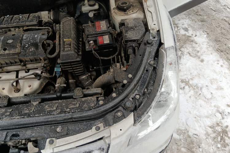 Used Dongfeng Aeolus H30 2011 CROSS 1.6L Manual Zunyi Model Engine Bay Left