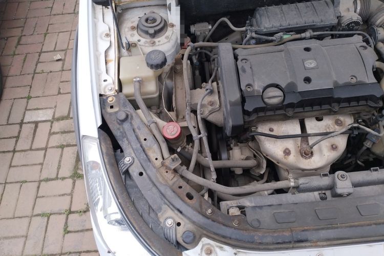 Used Dongfeng Aeolus H30 2011 CROSS 1.6L Manual Zunyi Model Engine Bay Right