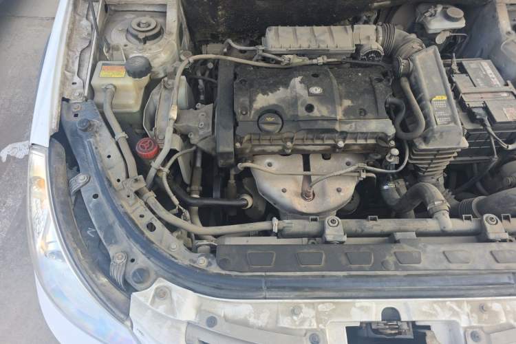 Used Dongfeng Aeolus H30 2011 CROSS 1.6L Manual Zunyi Model Engine Bay Right