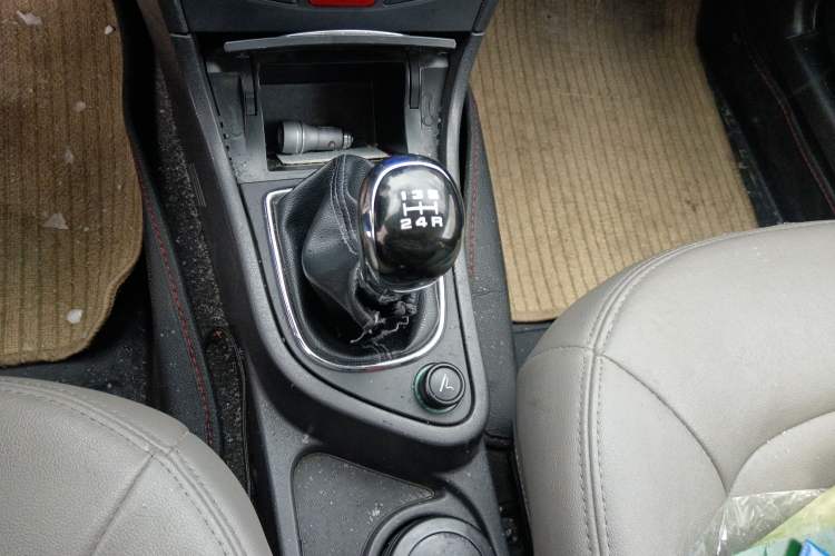 Used Dongfeng Aeolus H30 2011 CROSS 1.6L Manual Zunyi Model Gear Lever