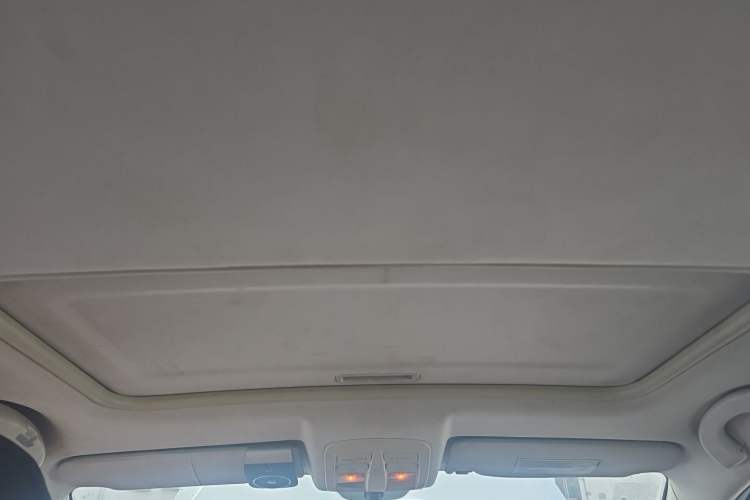 Used Dongfeng Aeolus H30 2011 CROSS 1.6L Manual Zunyi Model Headliner