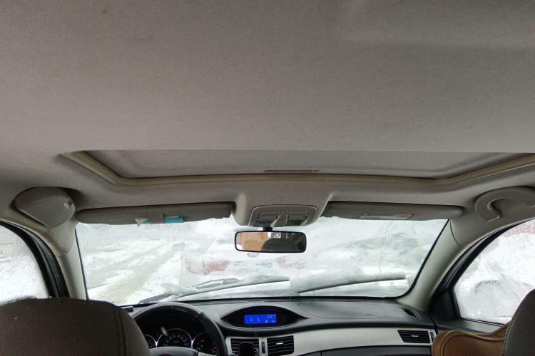 Used Dongfeng Aeolus H30 2011 CROSS 1.6L Manual Zunyi Model Headliner