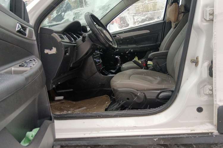 Used Dongfeng Aeolus H30 2011 CROSS 1.6L Manual Zunyi Model Left Front Seat