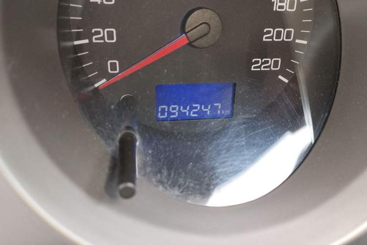 Used Dongfeng Aeolus H30 2011 CROSS 1.6L Manual Zunyi Model Odometer Close Up