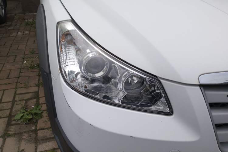 Used Dongfeng Aeolus H30 2011 CROSS 1.6L Manual Zunyi Model Right Front Headlight