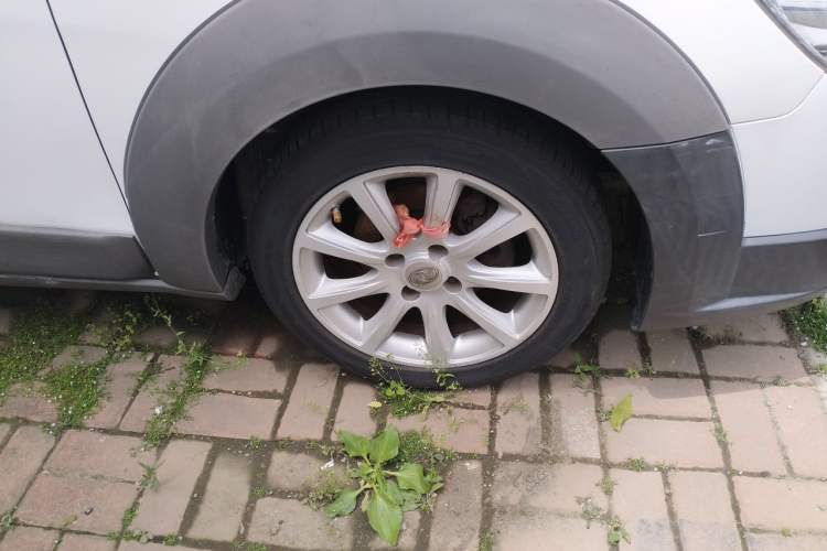 Used Dongfeng Aeolus H30 2011 CROSS 1.6L Manual Zunyi Model Right Front Wheel Hub