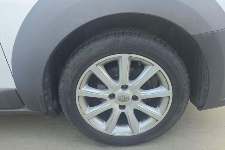 Used Dongfeng Aeolus H30 2011 CROSS 1.6L Manual Zunyi Model Right Front Wheel Hub