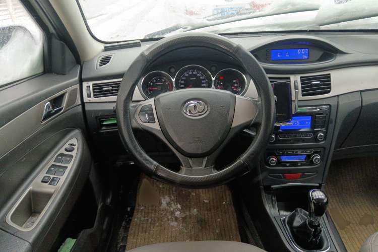 Used Dongfeng Aeolus H30 2011 CROSS 1.6L Manual Zunyi Model Steering Wheel