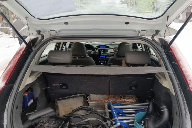 Used Dongfeng Aeolus H30 2011 CROSS 1.6L Manual Zunyi Model Trunk