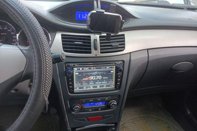 Used Dongfeng Aeolus H30 2012 CROSS 1.6L Manual Zunyi Model Audio And AC Panel
