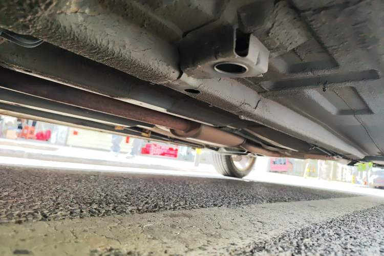 Used Dongfeng Aeolus H30 2012 1.6L Automatic Prestige Model Chassis Front Left