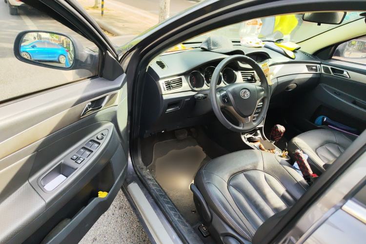 Used Dongfeng Aeolus H30 2012 1.6L Automatic Prestige Model Driver Seat