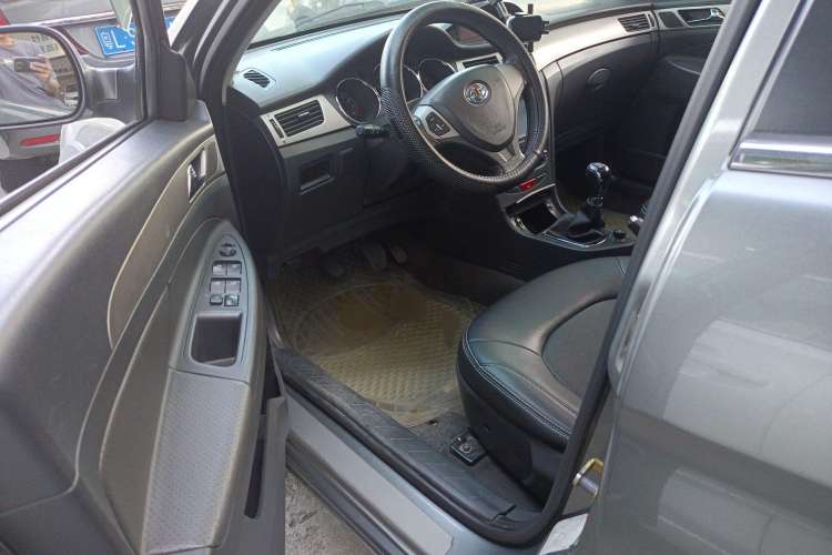 Used Dongfeng Aeolus H30 2012 CROSS 1.6L Manual Zunyi Model Driver Seat