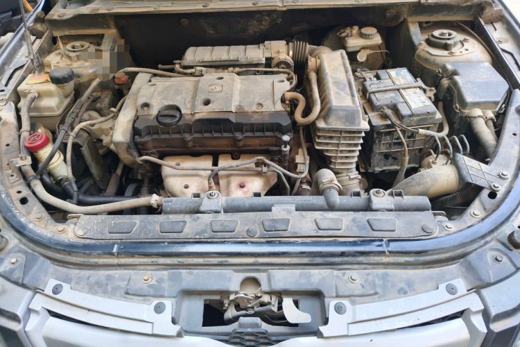 Used Dongfeng Aeolus H30 2012 CROSS 1.6L Manual Luxury Model Engine Bay