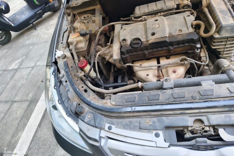Used Dongfeng Aeolus H30 2012 CROSS 1.6L Manual Luxury Model Engine Bay Right