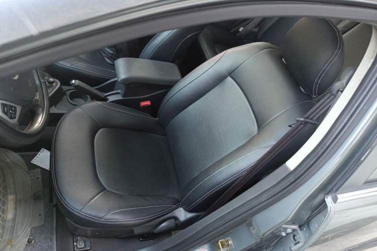 Used Dongfeng Aeolus H30 2012 CROSS 1.6L Manual Zunyi Model Left Front Seat