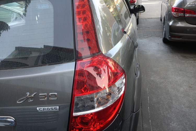 Used Dongfeng Aeolus H30 2012 CROSS 1.6L Manual Zunyi Model Right Rear Taillight