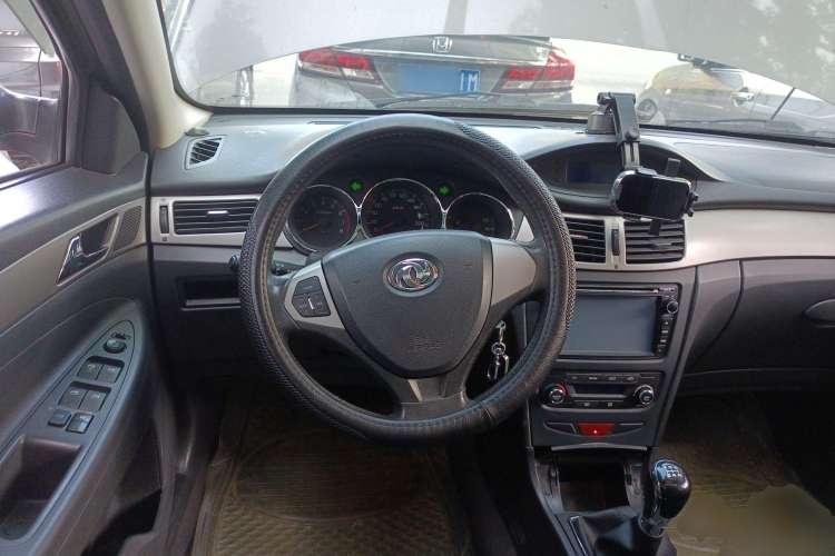 Used Dongfeng Aeolus H30 2012 CROSS 1.6L Manual Zunyi Model Steering Wheel