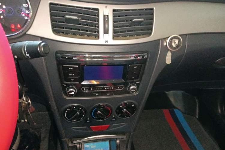 Used Dongfeng Aeolus H30 2012 CROSS 1.6L Manual Luxury Model Audio And AC Panel
