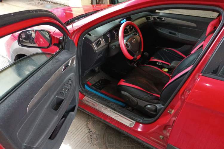 Used Dongfeng Aeolus H30 2012 CROSS 1.6L Manual Luxury Model Driver Seat