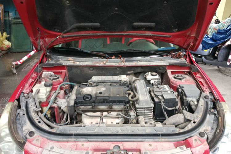 Used Dongfeng Aeolus H30 2012 CROSS 1.6L Manual Luxury Model Engine Bay
