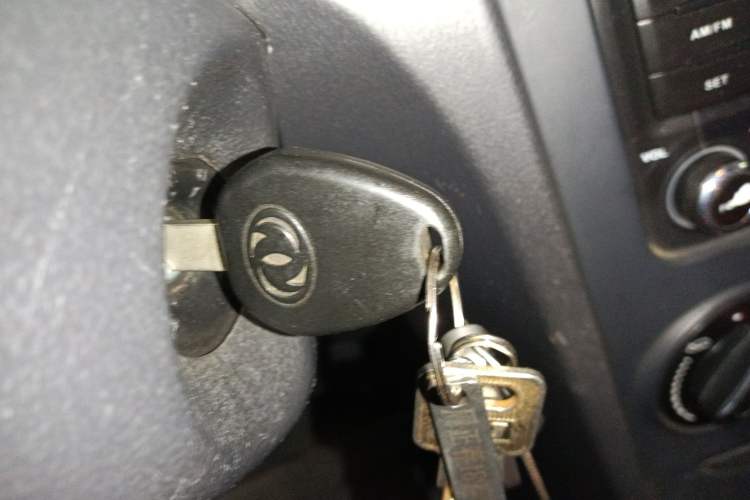 Used Dongfeng Aeolus H30 2012 CROSS 1.6L Manual Luxury Model Vehicle Key