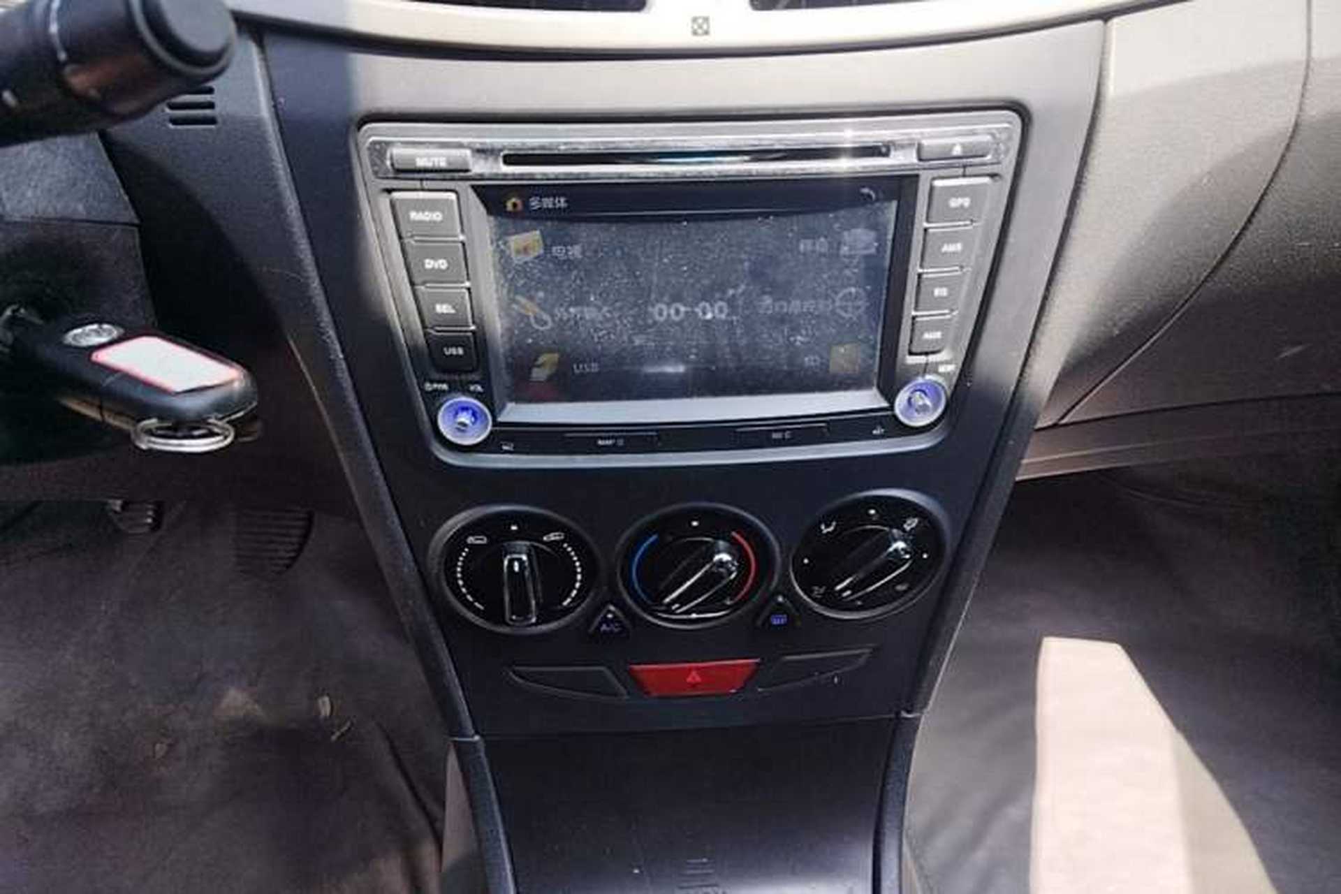 Used Dongfeng Aeolus H30 2012 CROSS 1.6L Manual Luxury Model Audio And AC Panel