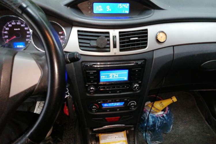 Used Dongfeng Aeolus H30 2012 CROSS 1.6L Manual Zunyi Model Audio And AC Panel
