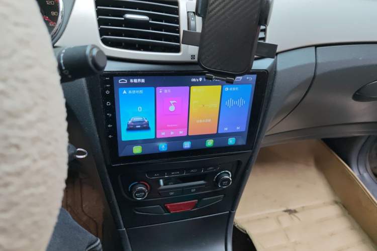 Used Dongfeng Aeolus H30 2012 CROSS 1.6L Manual Luxury Model Audio And AC Panel