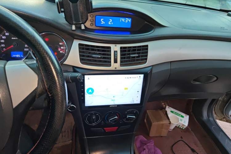 Used Dongfeng Aeolus H30 2012 CROSS 1.6L Manual Luxury Model Audio And AC Panel