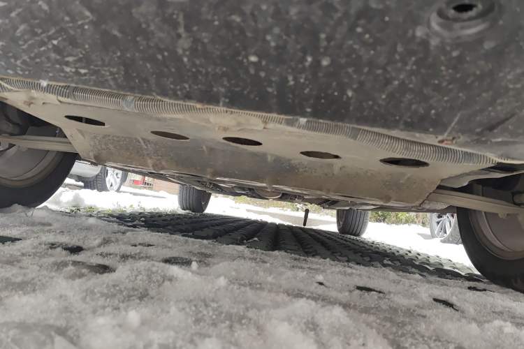 Used Dongfeng Aeolus H30 2012 CROSS 1.6L Manual Zunyi Model Chassis Front