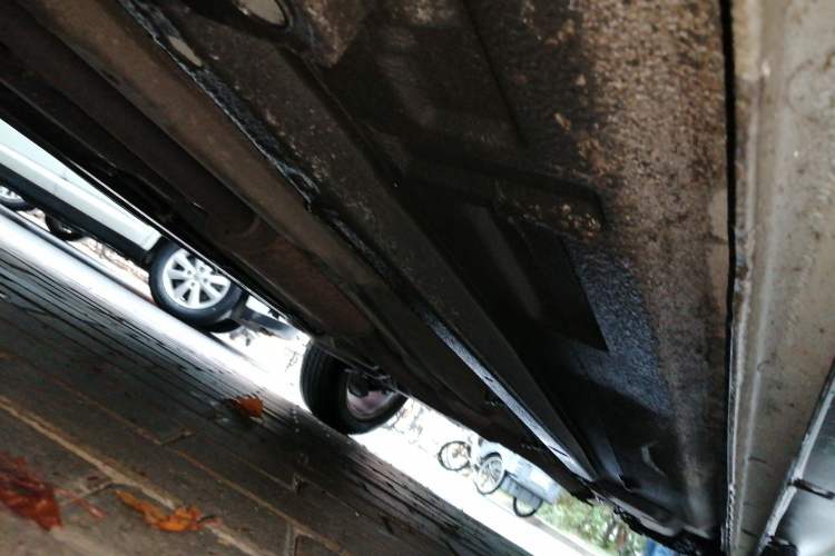 Used Dongfeng Aeolus H30 2012 CROSS 1.6L Manual Zunyi Model Chassis Front Left
