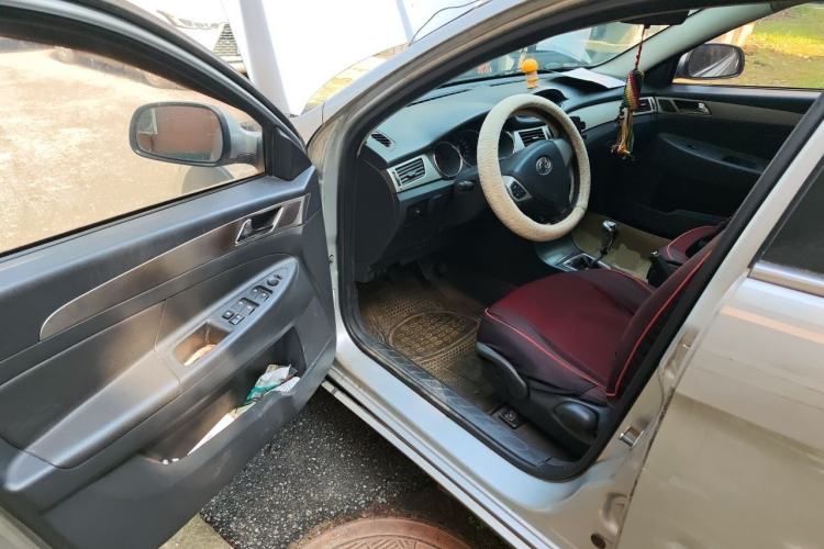 Used Dongfeng Aeolus H30 2012 CROSS 1.6L Manual Luxury Model Driver Seat
