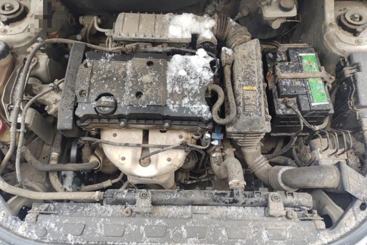 Used Dongfeng Aeolus H30 2012 CROSS 1.6L Manual Zunyi Model Engine Bay