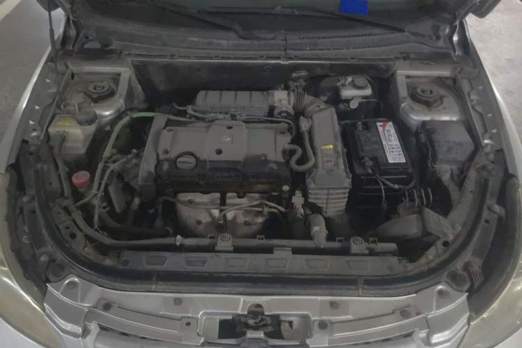 Used Dongfeng Aeolus H30 2012 CROSS 1.6L Manual Luxury Model Engine Bay