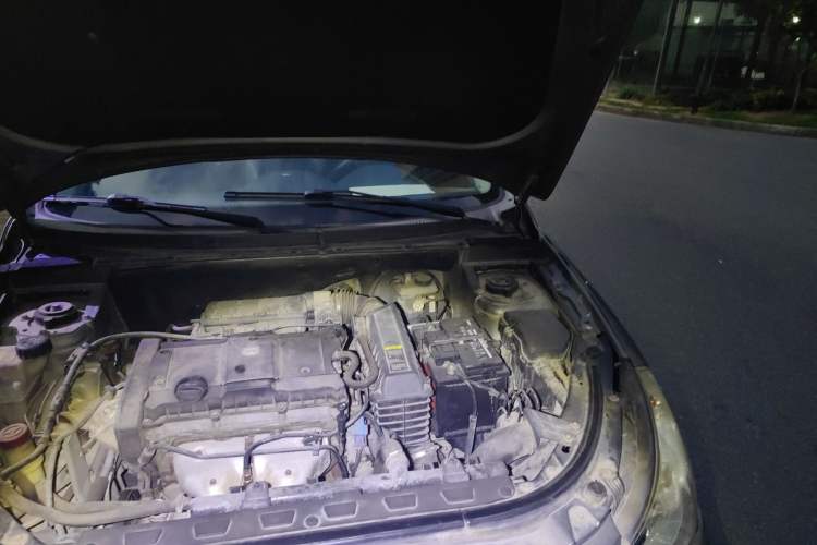 Used Dongfeng Aeolus H30 2012 CROSS 1.6L Manual Luxury Model Engine Bay Left