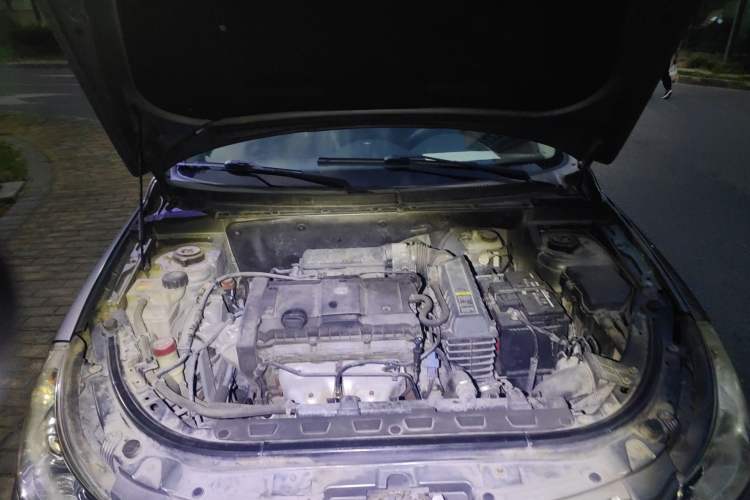 Used Dongfeng Aeolus H30 2012 CROSS 1.6L Manual Luxury Model Engine Bay