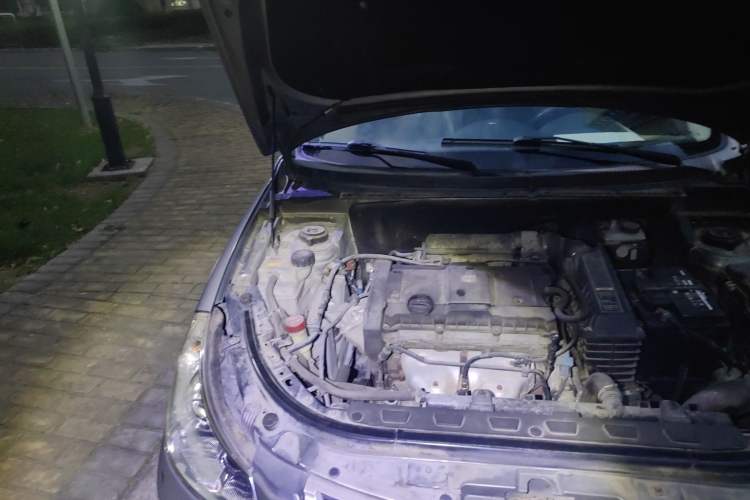 Used Dongfeng Aeolus H30 2012 CROSS 1.6L Manual Luxury Model Engine Bay Right