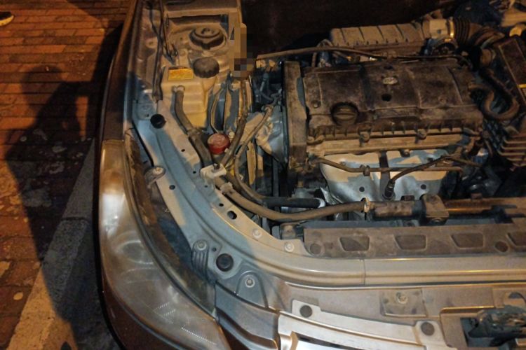 Used Dongfeng Aeolus H30 2012 CROSS 1.6L Manual Luxury Model Engine Bay Right