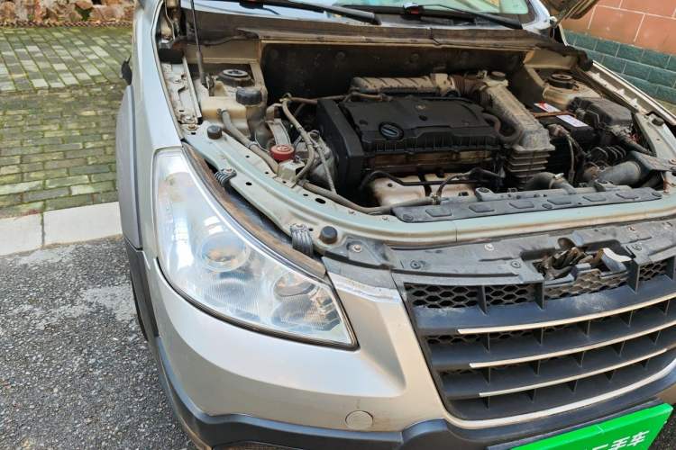 Used Dongfeng Aeolus H30 2012 CROSS 1.6L Manual Luxury Model Engine Bay Right