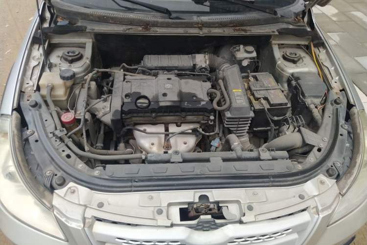 Used Dongfeng Aeolus H30 2012 CROSS 1.6L Manual Zunyi Model Engine Bay