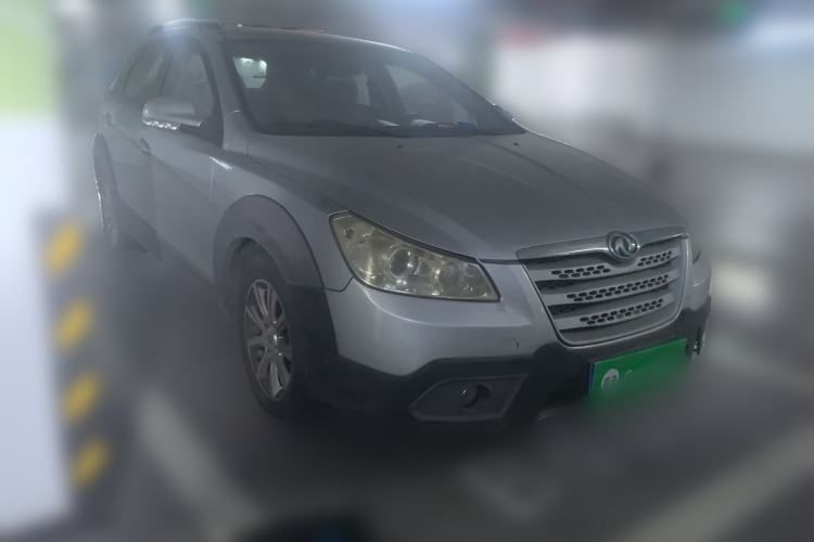 Used Dongfeng Aeolus H30 2012 CROSS 1.6L Manual Luxury Model Front Right 45 Deg