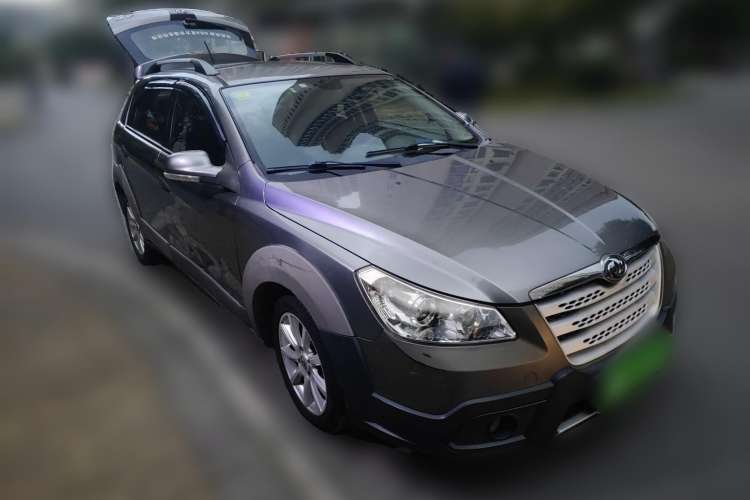 Used Dongfeng Aeolus H30 2012 CROSS 1.6L Manual Luxury Model Front Right 45 Deg