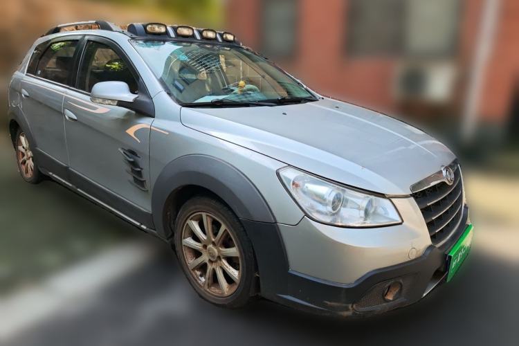 Used Dongfeng Aeolus H30 2012 CROSS 1.6L Manual Luxury Model Front Right 45 Deg
