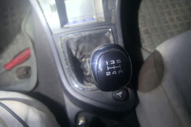 Used Dongfeng Aeolus H30 2012 CROSS 1.6L Manual Luxury Model Gear Lever