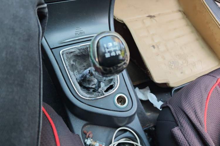 Used Dongfeng Aeolus H30 2012 CROSS 1.6L Manual Luxury Model Gear Lever